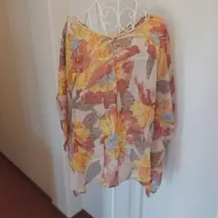 花柄シフォンオフショルダーシャツ