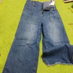 デニムパンツ