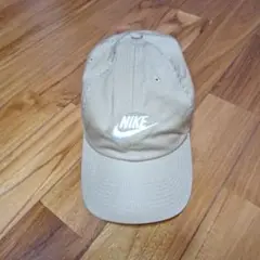 Nike ベージュ キャップ スウッシュロゴ