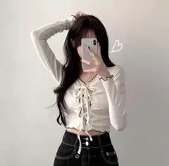 【値下げしました‼️】アイボリー 白 レースアップ 長袖トップス 韓国