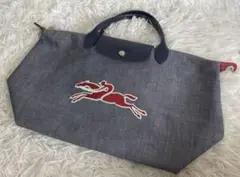 Item thumbnail for item 90952c78-af7a-40dd-992c-79f021b14df4