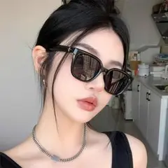 ★在庫限り★UVカット　サングラス　黒縁　レディース　韓国　ウェリントン　人気