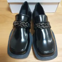 厚底チェーンポイントローファーシューズ