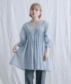 【新品タグ付き】KBF 2WAYシャーリングミニワンピース　BLUE