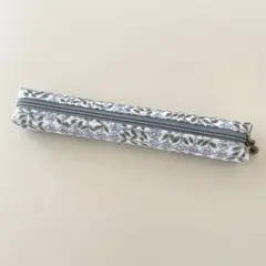 リバティ ラミネート コンパクトペンケース〈スリーピングローズ〉サックス