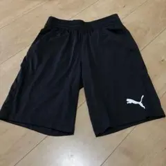 PUMA 黒 ハーフパンツ 150