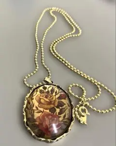 バラのペンダント