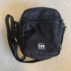 リー Lee ショルダーバッグ ロゴ入り 多機能 縦型