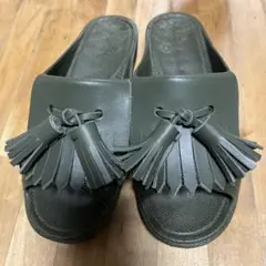 ベンサン　タッセル付きオリーブグリーンサンダル