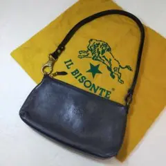 美品 IL BISONTE ショルダーバッグ ロゴ型押し レザー ブラック
