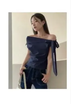 肩出しトップス