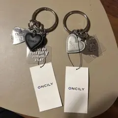 ONCILY ハートモチーフキーホルダー シルバー・ブラック