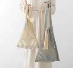 PLECO タテプリーツSバッグ 銀鼠/素色（silver/beige）