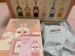 POP MART CRYING AGAIN カードホルダー