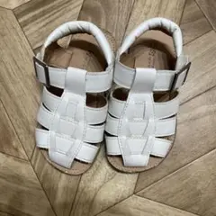 ホワイト ストラップサンダル
