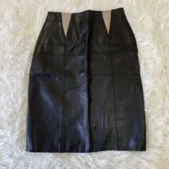 ブラック　ラムレザー　タイトスカート