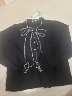 新品未使用タグ付きボウタイリボンブラウス