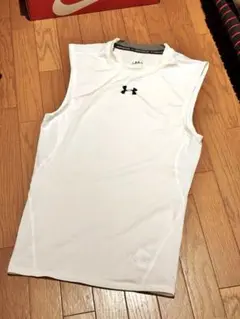 Under Armour コンプレッション ノースリーブ Mサイズ