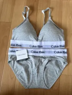 Calvin Klein グレー ブラジャーショーツセットSサイズ