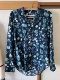 花柄シャツ