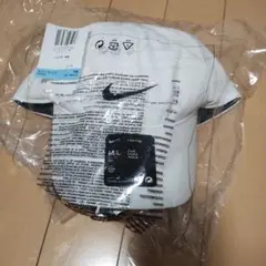 8/2迄価格【新品】お値下げNike　Club　Cap ホワイト