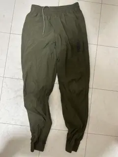 PUMA ジョガーパンツ