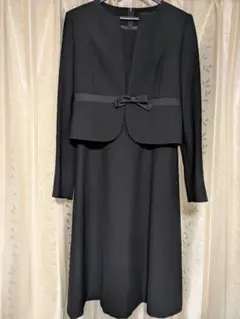 ブラックジャケットワンピーススーツ