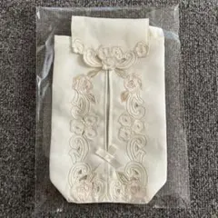 ティッシュボックスカバー オフホワイト　　ベージュ バラ刺繍 【ほぼ未使用】