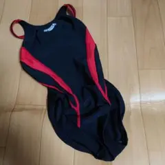 140サイズ speedo キッズ水着 黒/赤 ノースリーブ finaマーク