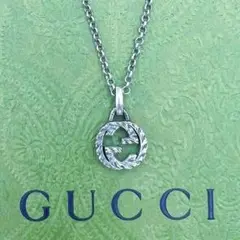GUCCI シルバー インターロッキング　燻加工　ロゴペンダント ネックレス