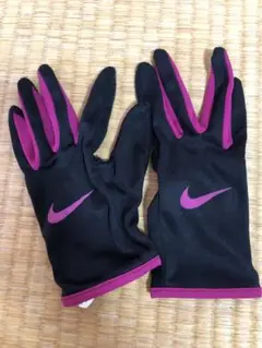 Nike ブラック ピンク グローブ ランニング