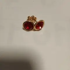 joujou ジュジュレッドストーンピアス
