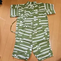 緑色と白の甚平