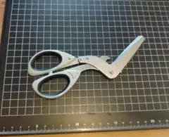 シュレッダー　ハサミ