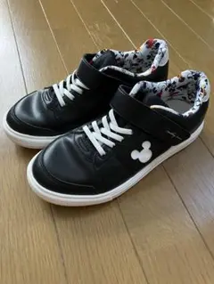 美品！ミッキー ロゴ付き 黒 シューズ 23.0cm