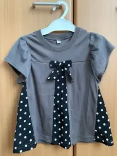 リボン付きチャコールブラウン水玉切り替えTシャツ　新品　110サイズ　女の子