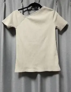 トップス　ワンショルダー　アシメ　グレージュ