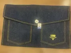 Item thumbnail for item a9a6a986-487b-4af5-9953-e5774e608838