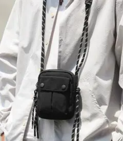 ショルダーバック　カップル　黒色　スマホ　カジュアル　ナイロン 【最終値下げ】