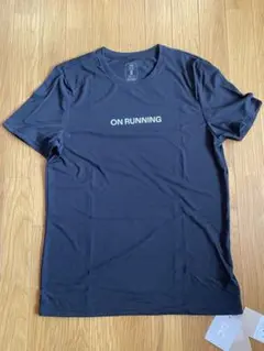 On Run-T オン 新品.未使用 ブラック Sサイズ