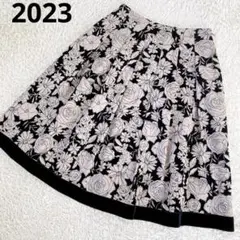 美品✨2023 エムズグレイシー フレアスカート 花柄 ベロア ひざ丈 36 黒