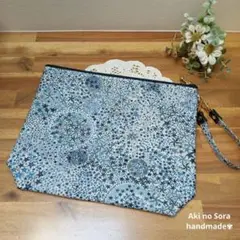 ストラップ付き♡大容量ポーチ リバティ　ラミネート　アデラジャ　ブルー