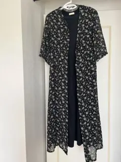 黒の花柄ロングワンピースのセット