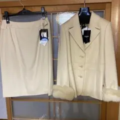 レオナールスカートスーツ