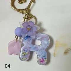 R301 イニシャル　キーホルダー　レジン　 ハンドメイド