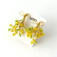 ミモザの花束とリボンのピアス（ハンドメイド）