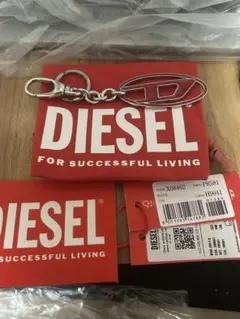 DIESEL ロゴ キーホルダー キーリングX08462PR581 レッド