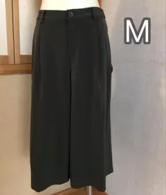 UNIQLO ユニクロ　Mサイズ　カーキ　ガウチョパンツ　中古
