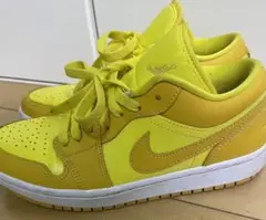 NIKE Air Jordan 1Low yellow Strike
