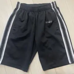 黒 サイドストライプ ハーフパンツ